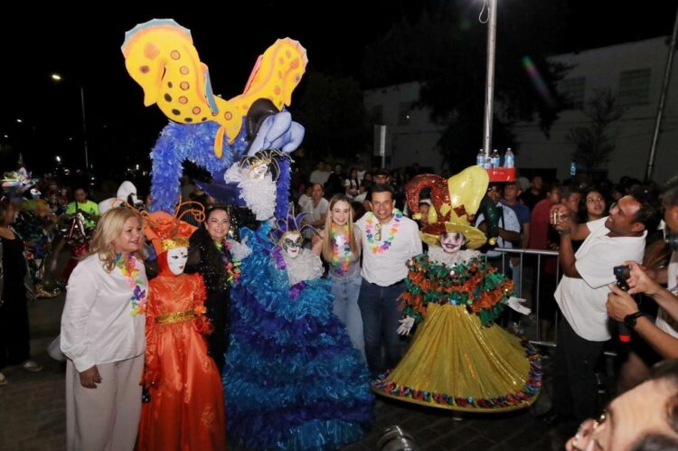 Gran participación de familias en el festival de Carnaval 2026.