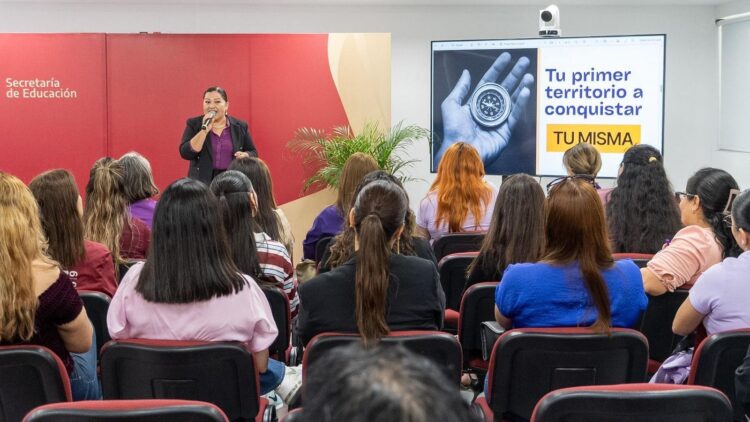 Impulsa Centro de Tecnología Educativa liderazgo femenino a través de la inteligencia emocional