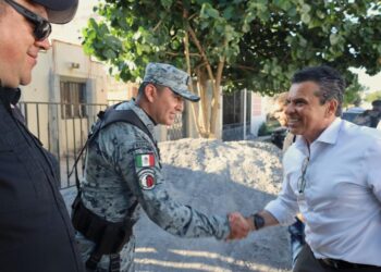 Atiende alcalde Lalo Gattás con mandos de seguridad reportes ciudadanos.