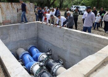 Se mejora en La Peñita calidad y suministro de agua a la población.
