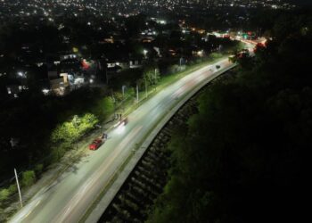 Inaugura alcalde nuevo circuito de alumbrado en boulevard Guadalupe Victoria.