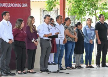 Lleva soluciones alcalde a escuela Emilio Portes Gil.