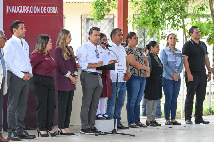 Lleva soluciones alcalde a escuela Emilio Portes Gil.