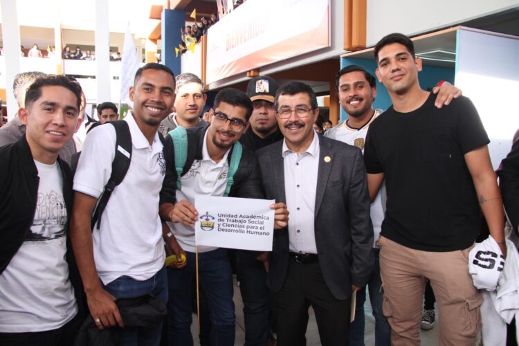 Reafirma rector de la UAT compromiso con la comunidad estudiantil