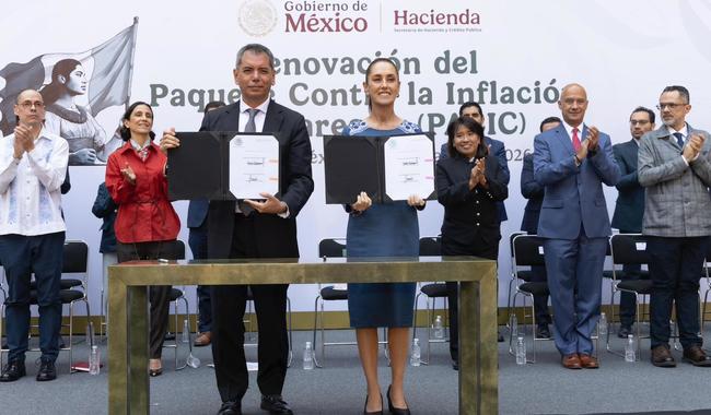 Gobierno de México firma renovación del Paquete Contra la Inflación y la Carestía para mantener canasta básica a 910 pesos.