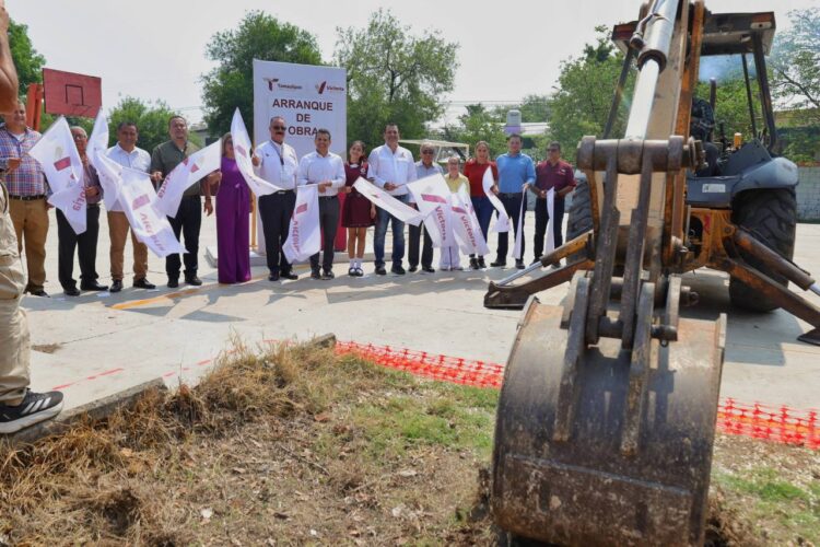 Alcalde Lalo Gattás Báez inicia obra en Secundaria Técnica 54.