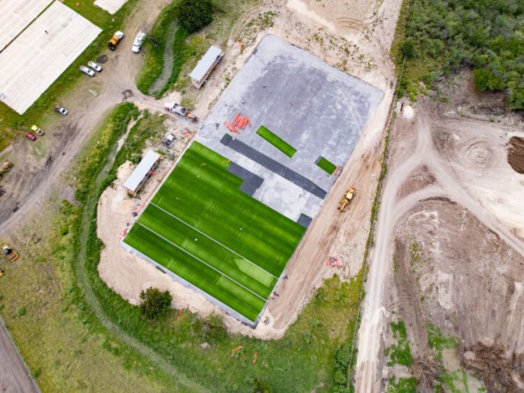 Avanza construcción y remodelación de canchas de futbol en Ciudad Victoria