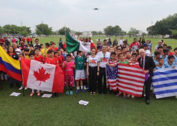 Rueda el balón en el Mundialito DIF Victoria 2026.