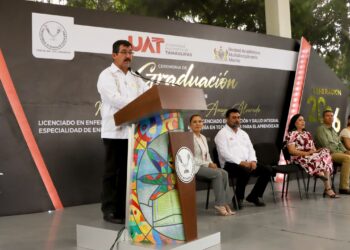 Entrega la UAT en la UAM-Mante nuevos profesionales de la salud y la educación