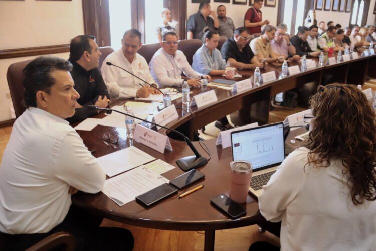 Federación, Estado y Municipio unidos para erradicar mosco del dengue en Victoria.