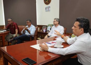 Alcalde Lalo Gattás evalúa y refuerza estrategia de recolección y limpieza en Victoria.