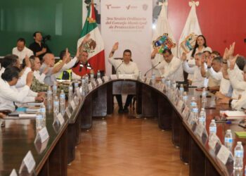 Preside alcalde Lalo Gattás Consejo de Protección Civil para reforzar estrategias por intensas lluvias.