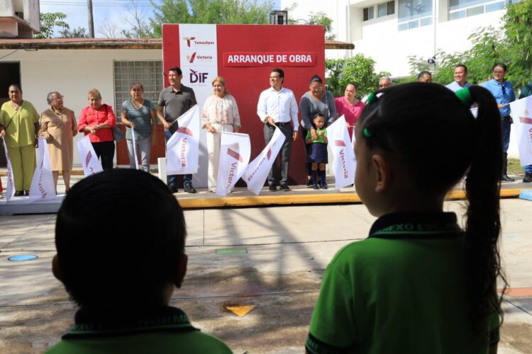 Inicia Municipio construcción de techumbre en Jardín de Niños.