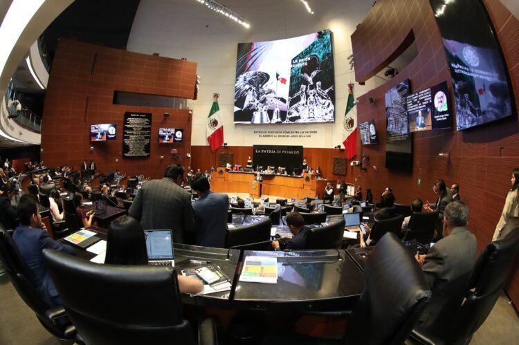 Lluvia de licencias … Senadores y diputados en busca de candidaturas para 2027