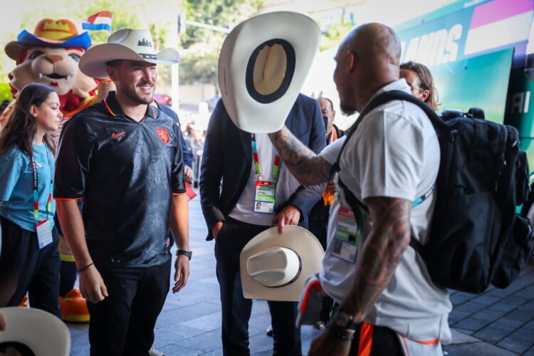 La Naranja Mecánica aterriza en Fosfo León; cheve y cabrito gratis…