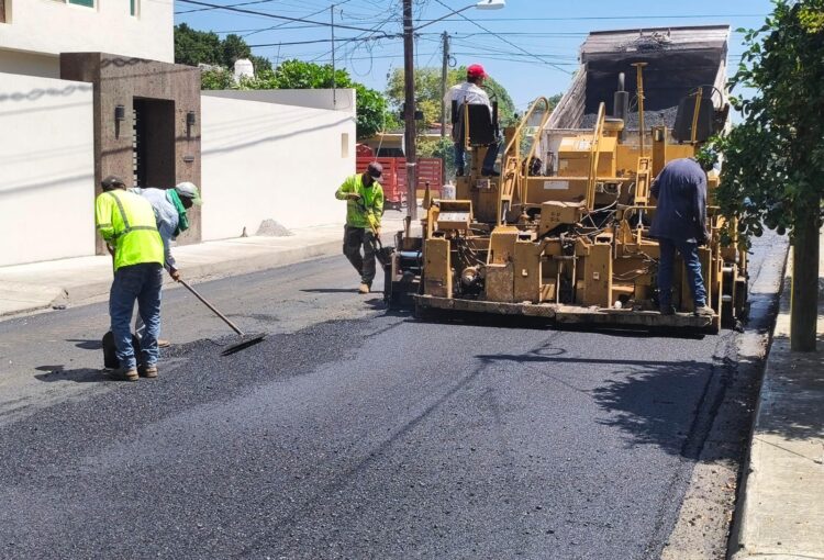 Refuerza Lalo Gattás conservación de calles de Victoria.