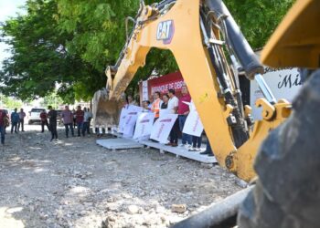 Arranca alcalde importante obra sanitaria en la Vamos Tamaulipas.